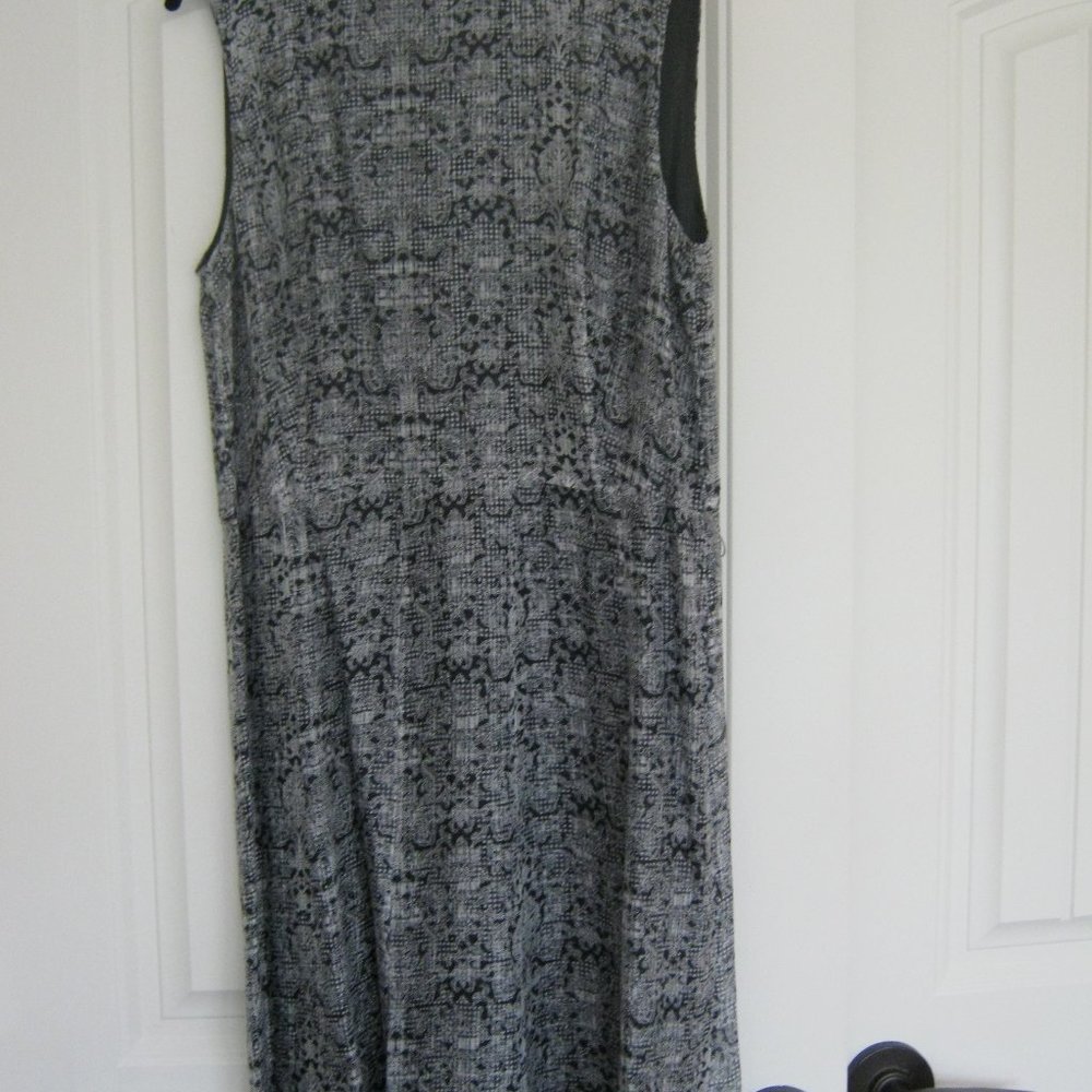 Brooks Brothers Navy Cream Silk Sleeveless Size 14